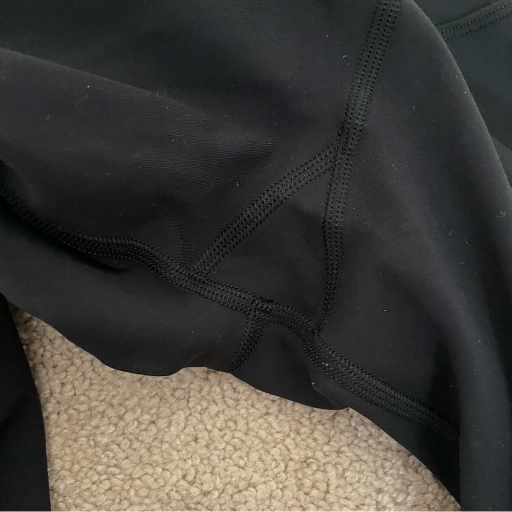 Lululemon “Like New” Groove Black Flare Pant Sz 0 - Picture 12 of 13